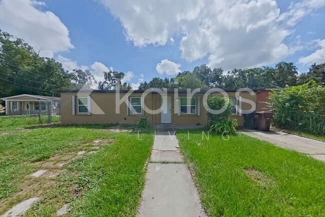 property at 1923 N Brack St