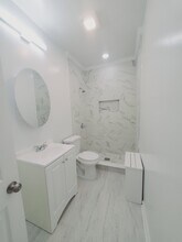 24 High St, Unit 2 in Norwalk, CT - Foto de edificio - Building Photo