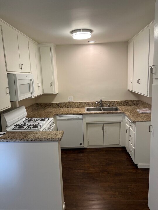 5035 Klump Ave, Unit 8 in Los Angeles, CA - Building Photo