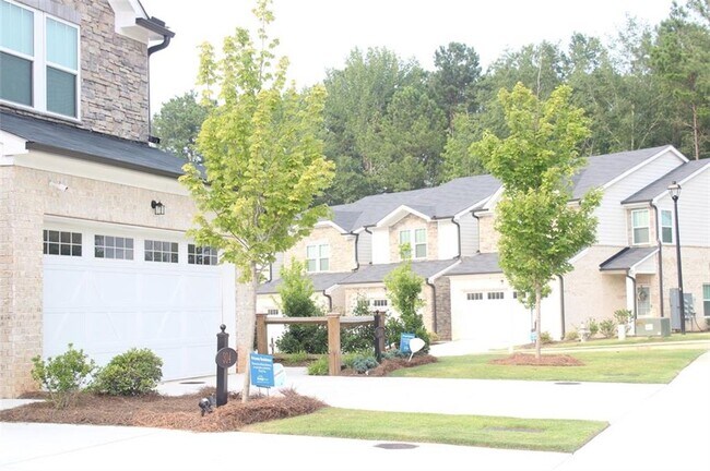 308 Warner Rd in Mcdonough, GA - Foto de edificio - Building Photo