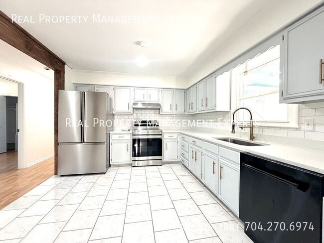 10109 Windrift Rd in Charlotte, NC - Building Photo - Building Photo