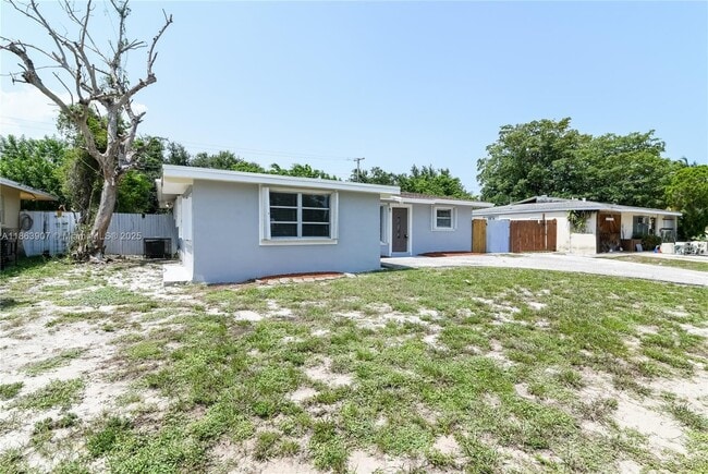 111 NW 21 St in Pompano Beach, FL - Building Photo - Building Photo