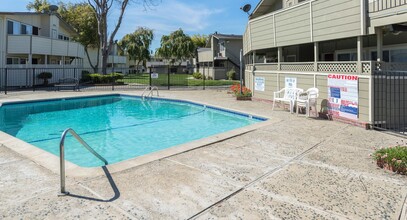 4091 Park Center Ln, Unit A in Fremont, CA - Building Photo - Building Photo