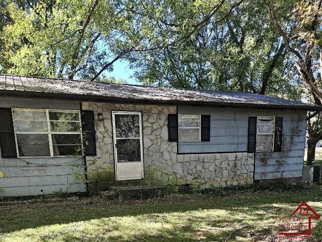 property at 621 Murray Rd NW