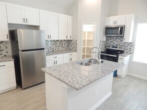 230 Northlawn St in Montgomery, TX - Building Photo - Building Photo