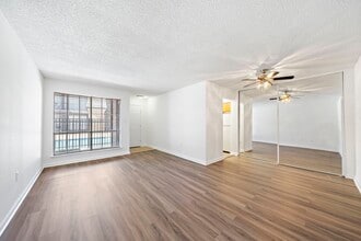 711 Holiday Dr in Galveston, TX - Building Photo - Building Photo