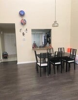 510 Lakeview Dr E in Royal Palm Beach, FL - Building Photo