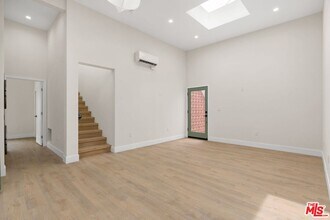 8589 Rugby Dr in West Hollywood, CA - Building Photo - Building Photo
