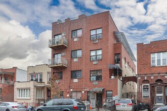 556 60th St in Brooklyn, NY - Foto de edificio - Building Photo