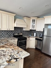 328 Maria Dr in Toms River, NJ - Foto de edificio - Building Photo