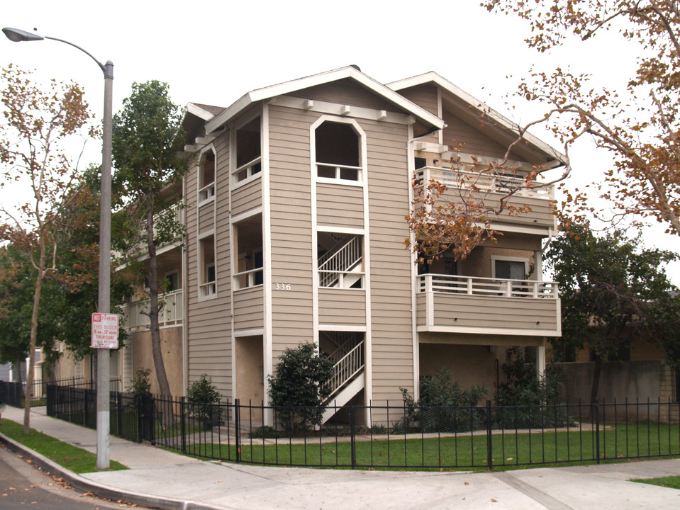 336 E Walnut St in Santa Ana, CA - Foto de edificio