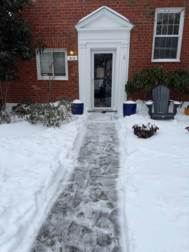 property at 3112 Ravensworth Pl