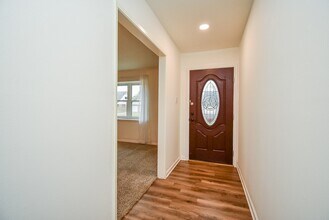 9615 Beverly Hill St in Houston, TX - Building Photo - Building Photo