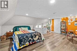 20 Holton Ave S in Hamilton, ON - Building Photo - Building Photo