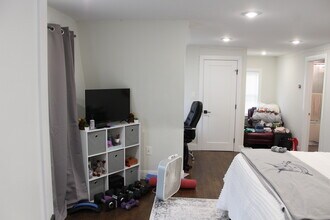 15 Pomeroy St, Unit 1 in Boston, MA - Building Photo - Building Photo