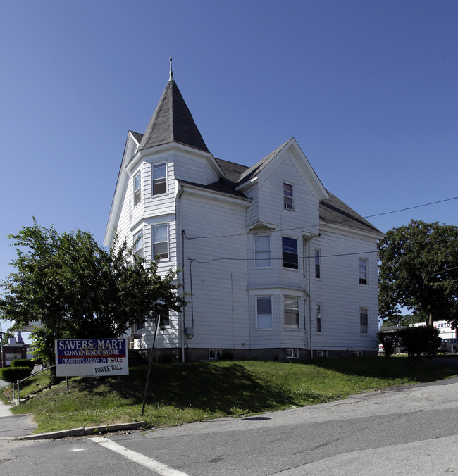 859 Elmwood Ave in Providence, RI - Building Photo - Building Photo