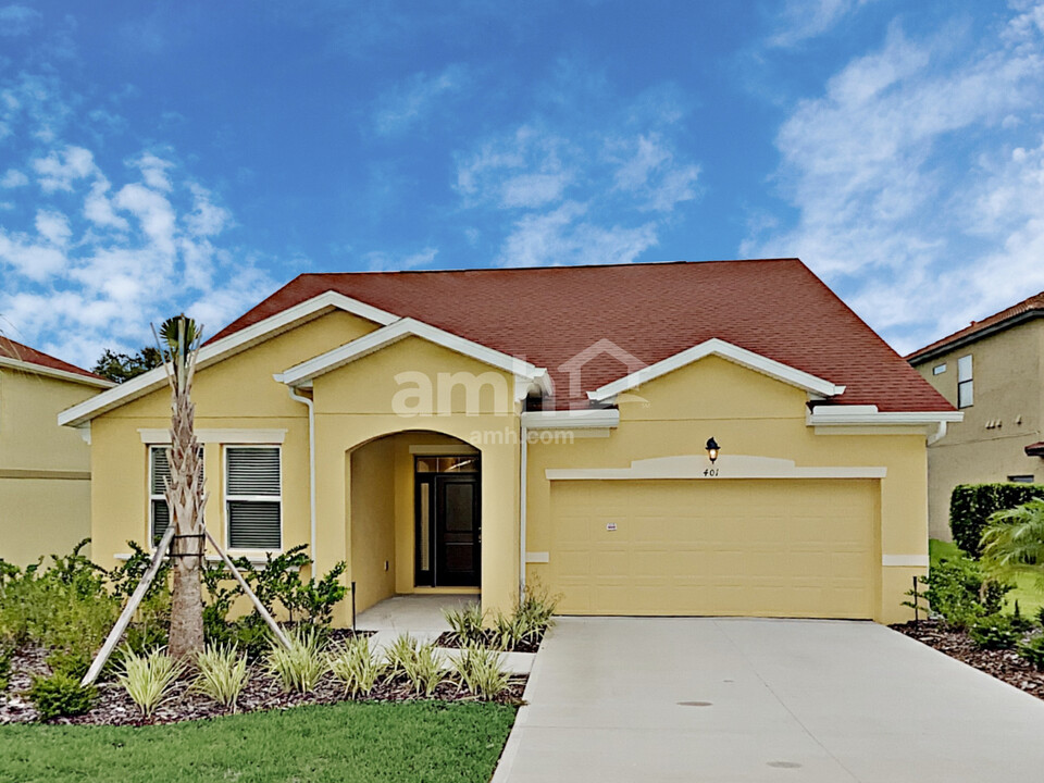 401 Crestrun Loop in Leesburg, FL - Foto de edificio