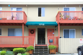 Lincoln Vista Apartments in San Rafael, CA - Building Photo - Building Photo