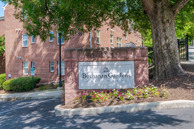 Buchanan Gardens Apartments in Arlington, VA - Building Photo - Building Photo