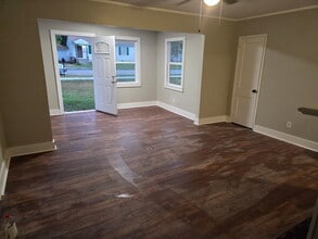 2058 Holmes Dr in Mobile, AL - Building Photo - Building Photo