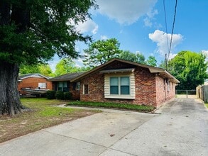 5755 Roxboro Dr in Montgomery, AL - Foto de edificio - Building Photo
