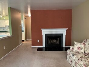 637 Muhlenberg Dr in Collegeville, PA - Foto de edificio - Building Photo