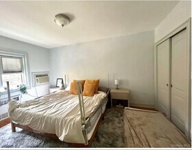 65-43 Alderton St in Queens, NY - Foto de edificio - Building Photo