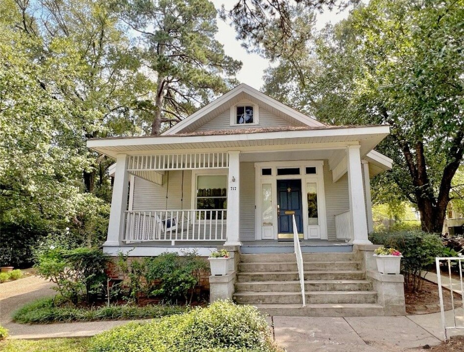 717 Kirby Pl in Shreveport, LA - Foto de edificio