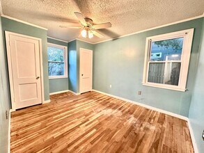 10420 Ware Street in River Ridge, LA - Foto de edificio - Building Photo