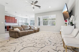 1402 Myrtle Oak Ter in Hollywood, FL - Building Photo - Building Photo