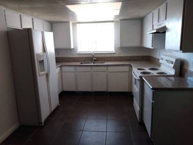 2112 Sun Ave in North Las Vegas, NV - Building Photo - Building Photo
