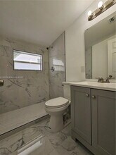11712 NW 3rd Ave in Miami, FL - Foto de edificio - Building Photo