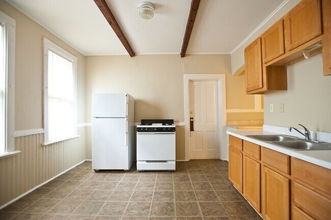 3221 N Newhall St in Milwaukee, WI - Building Photo - Building Photo