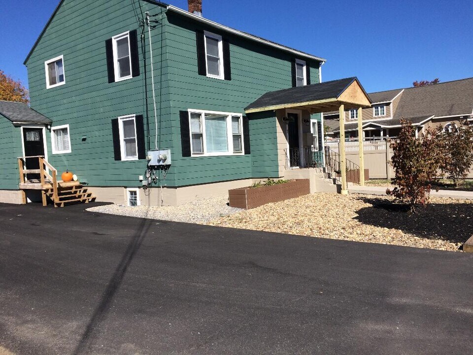 7 Roosevelt St in Manchester, NH - Building Photo