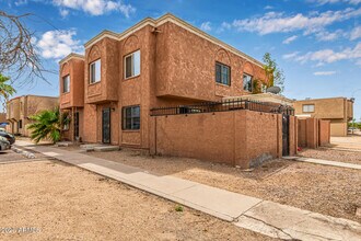 4001 S 45th St in Phoenix, AZ - Building Photo - Building Photo