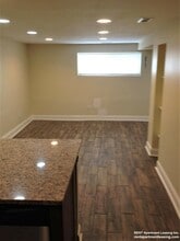 2433 N Meade Ave, Unit G in Chicago, IL - Foto de edificio - Building Photo