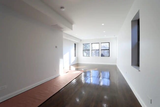 3120 W Eastwood Ave, Unit 2 in Chicago, IL - Foto de edificio - Building Photo