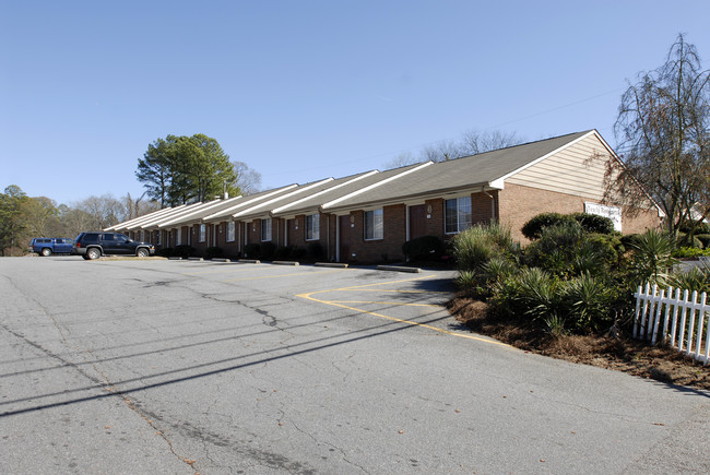 The Oasis Apartments in Cartersville, GA - Building Photo - Building Photo