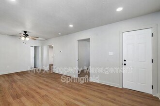 750 S New Ave in Springfield, MO - Building Photo - Building Photo