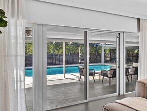840 S Southlake Dr in Hollywood, FL - Building Photo - Building Photo