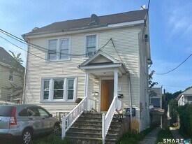 41 Young Dixon Way in Stamford, CT - Building Photo