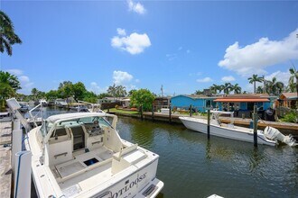 1453 NW 10th St in Dania Beach, FL - Building Photo - Building Photo