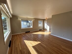 1311 E Maple Ave in Coeur d'Alene, ID - Building Photo - Building Photo