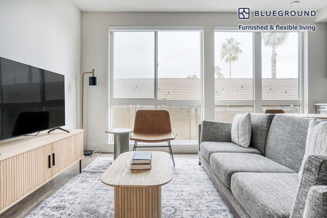 2280 W El Camino Real in Mountain View, CA - Building Photo