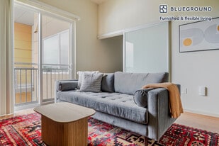 8300 160th Ave NE in Redmond, WA - Building Photo