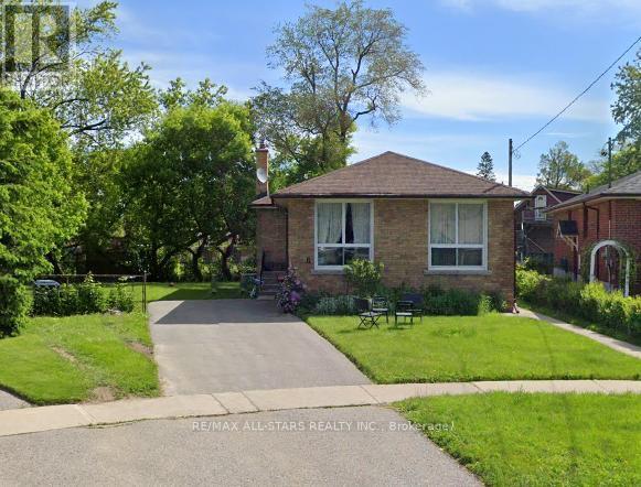 60 Flintridge Rd in Toronto, ON - Building Photo