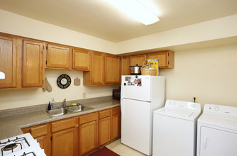 Lake Road Apartments in High Point, NC - Building Photo - Interior Photo