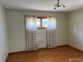 30 Cypress St in Carteret, NJ - Building Photo - Building Photo