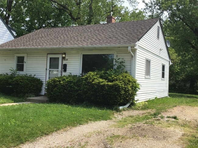 5038 N 49th St in Milwaukee, WI - Foto de edificio - Building Photo