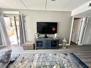 845 Benjamin Franklin Dr in Sarasota, FL - Building Photo - Building Photo
